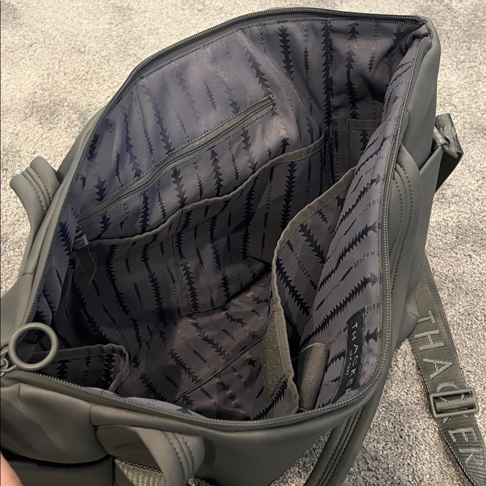 Thacker weekender in grey - Picture 9 of 11